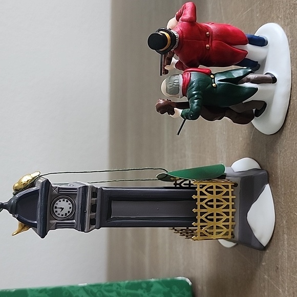 Dept 56 Heritage Village Collection 12 Days Of Dickens IV Four Calling Birds - Picture 4 of 7